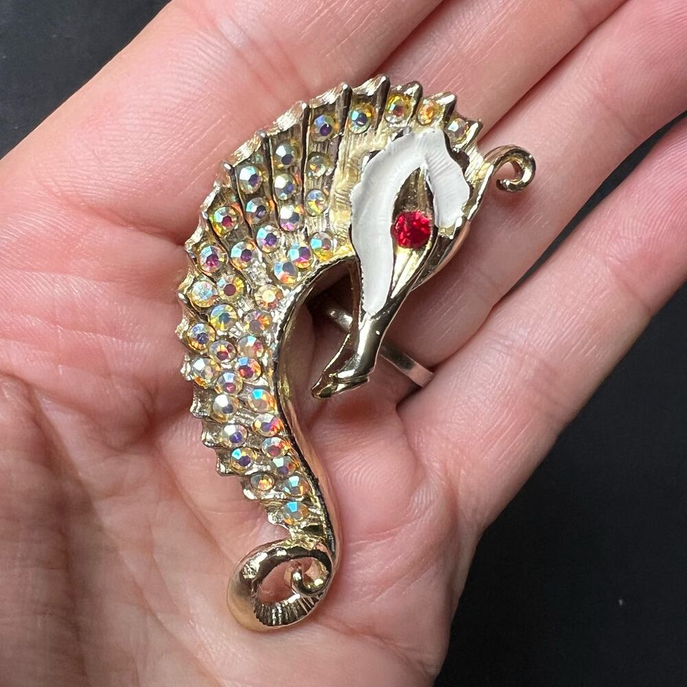 1960s Aurora Borealis And Ruby Red Rhinestone Whi… - image 4